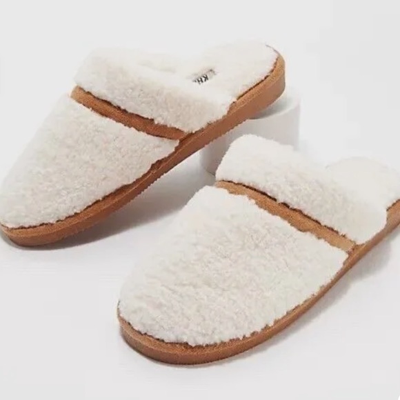 Khombu Shoes - Khombu Cozy Slippers